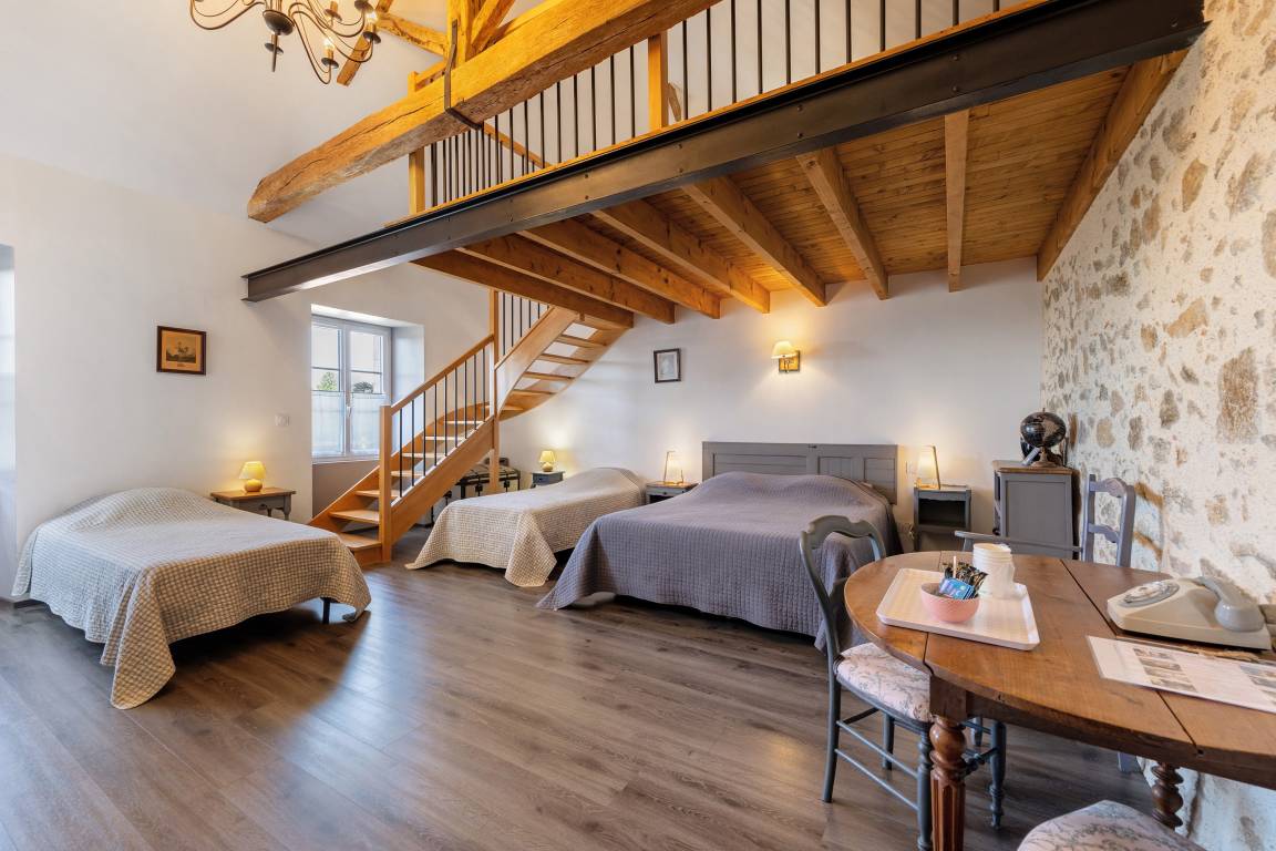 45 M² Chambre D'hôtes ∙ 1 Chambre ∙ 6 Personnes - Les Epesses