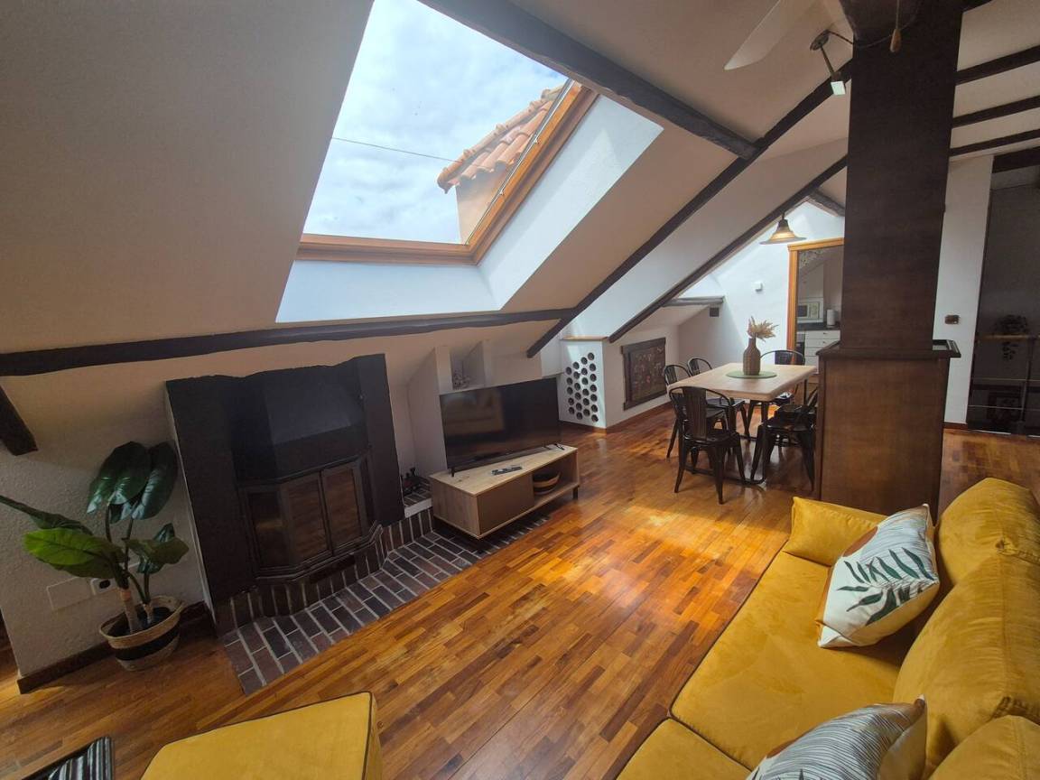 110 M² Apartamento ∙ 3 Habitaciones ∙ 6 Huéspedes - Gijón