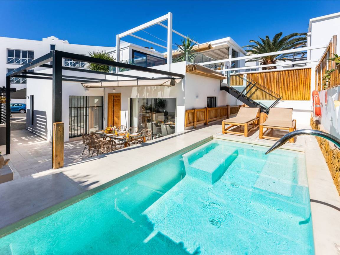 120 M² Villa ∙ 3 Bedrooms ∙ 6 Guests - Corralejo