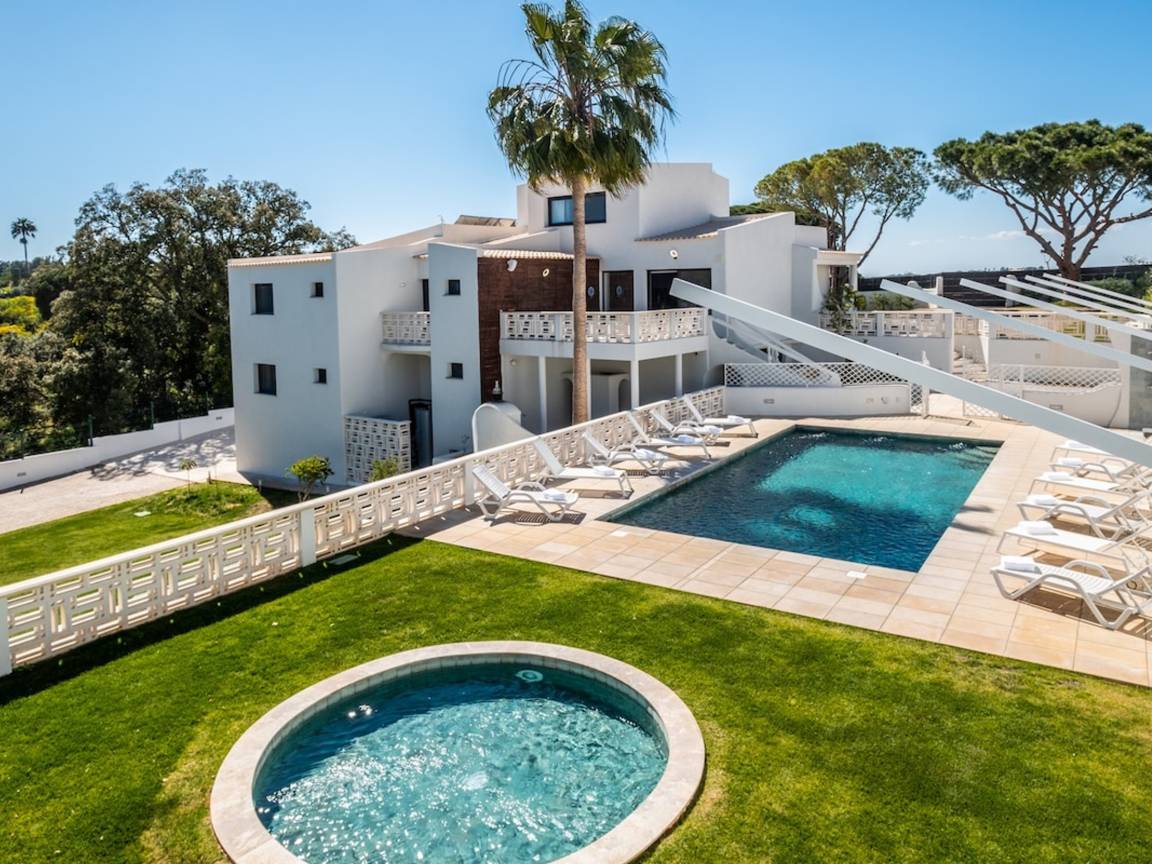 350 M² Villa ∙ 9 Habitaciones ∙ 18 Huéspedes - Algarve