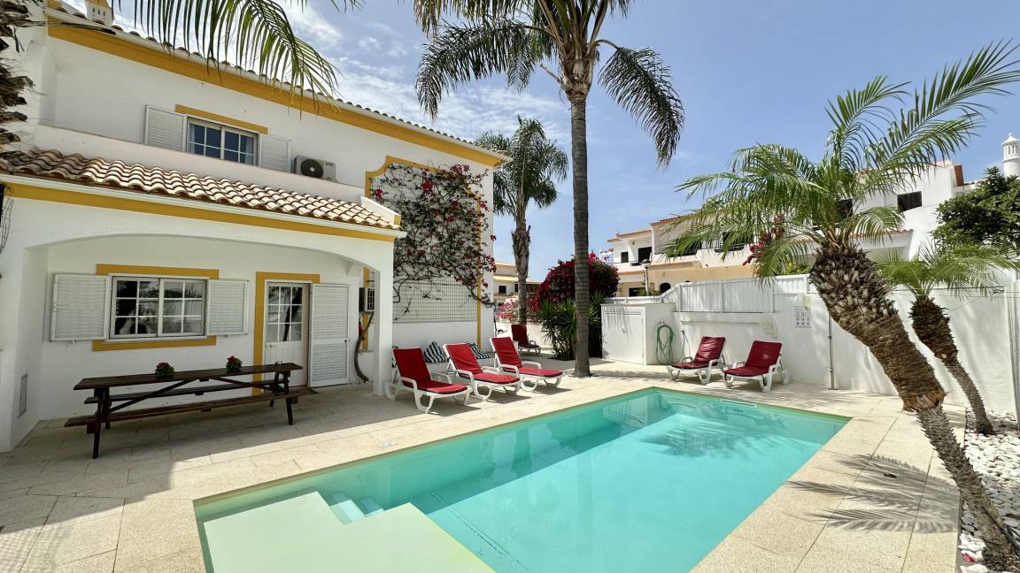 200 M² Villa ∙ 4 Schlafzimmer ∙ 10 Gäste - Albufeira