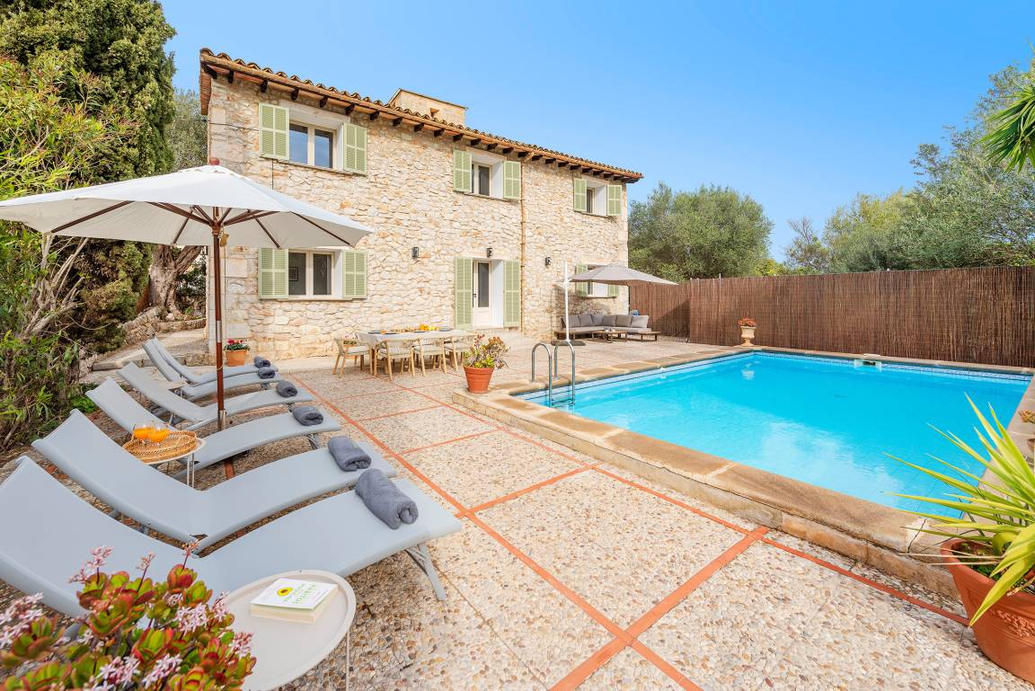 200 M² Villa ∙ 4 Chambres ∙ 6 Personnes - Inca