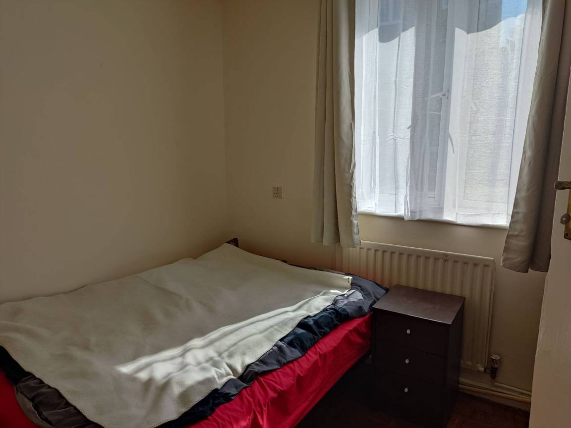 Dedicated room photo 4
