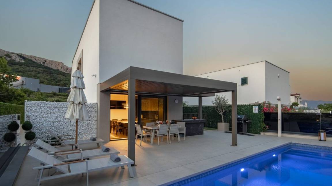 150 M² Apartment ∙ 3 Bedrooms ∙ 8 Guests - Baška