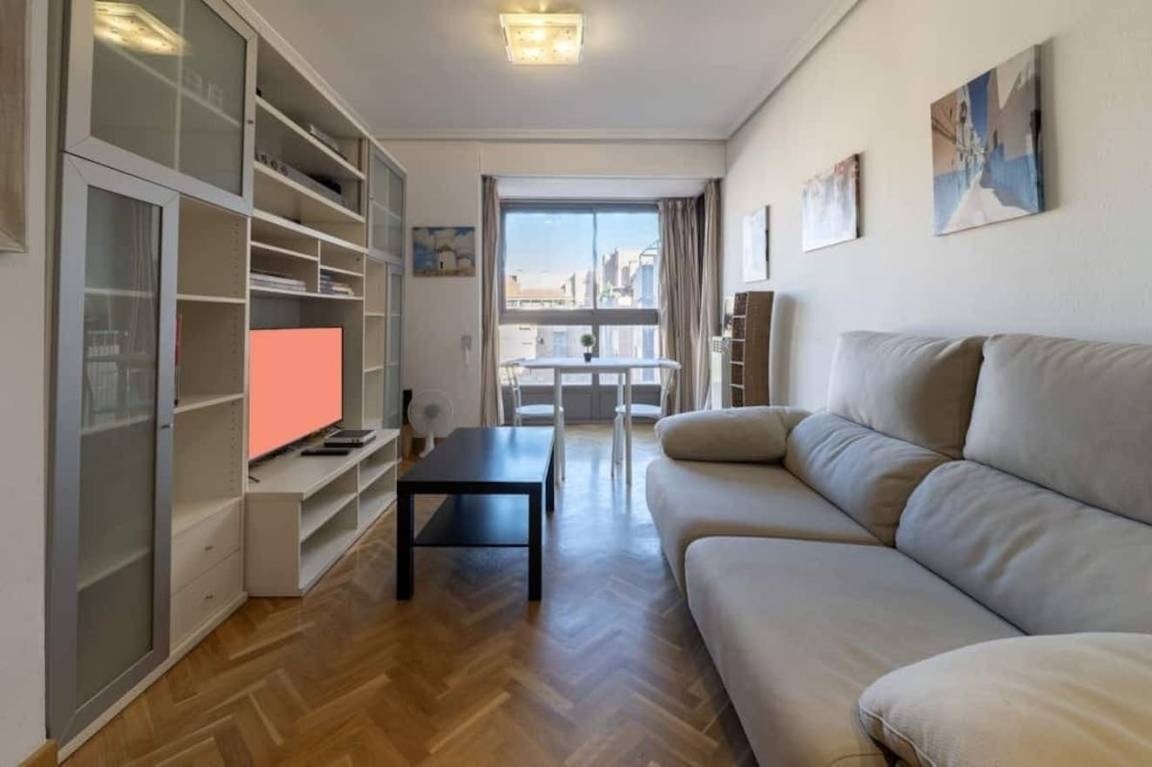 81 M² Apartamento ∙ 2 Habitaciones ∙ 3 Huéspedes - Móstoles