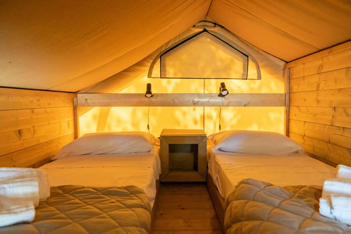 48 M² Asuntovaunu ∙ 3 Makuuhuonetta ∙ 4 Vierasta - Calabre