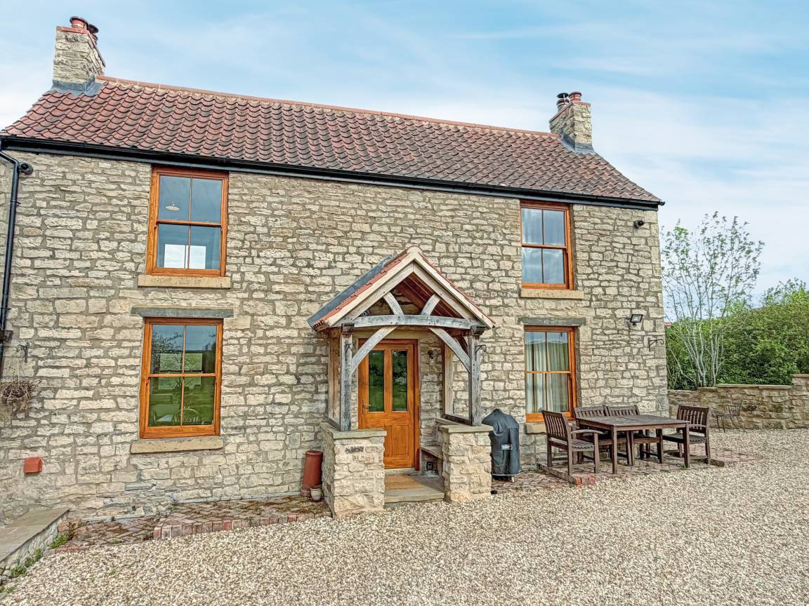 Cottage ∙ 2 Bedrooms ∙ 4 Guests - Doncaster