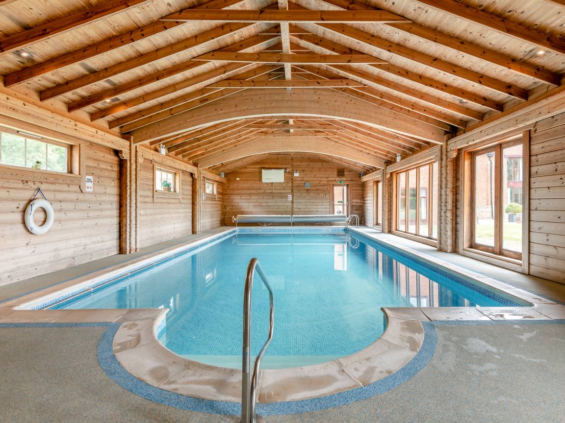 Apartment ∙ 2 Bedrooms ∙ 4 Guests - Wiltshire