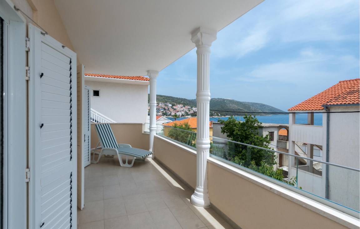81 M² Ferienwohnung ∙ 3 Schlafzimmer ∙ 5 Gäste - Trogir