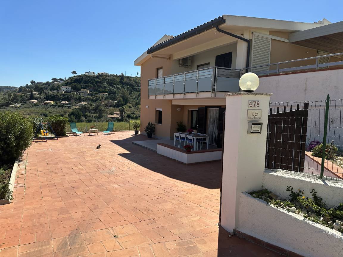 200 M² Villa ∙ 4 Bedrooms ∙ 9 Guests - Castellammare del Golfo