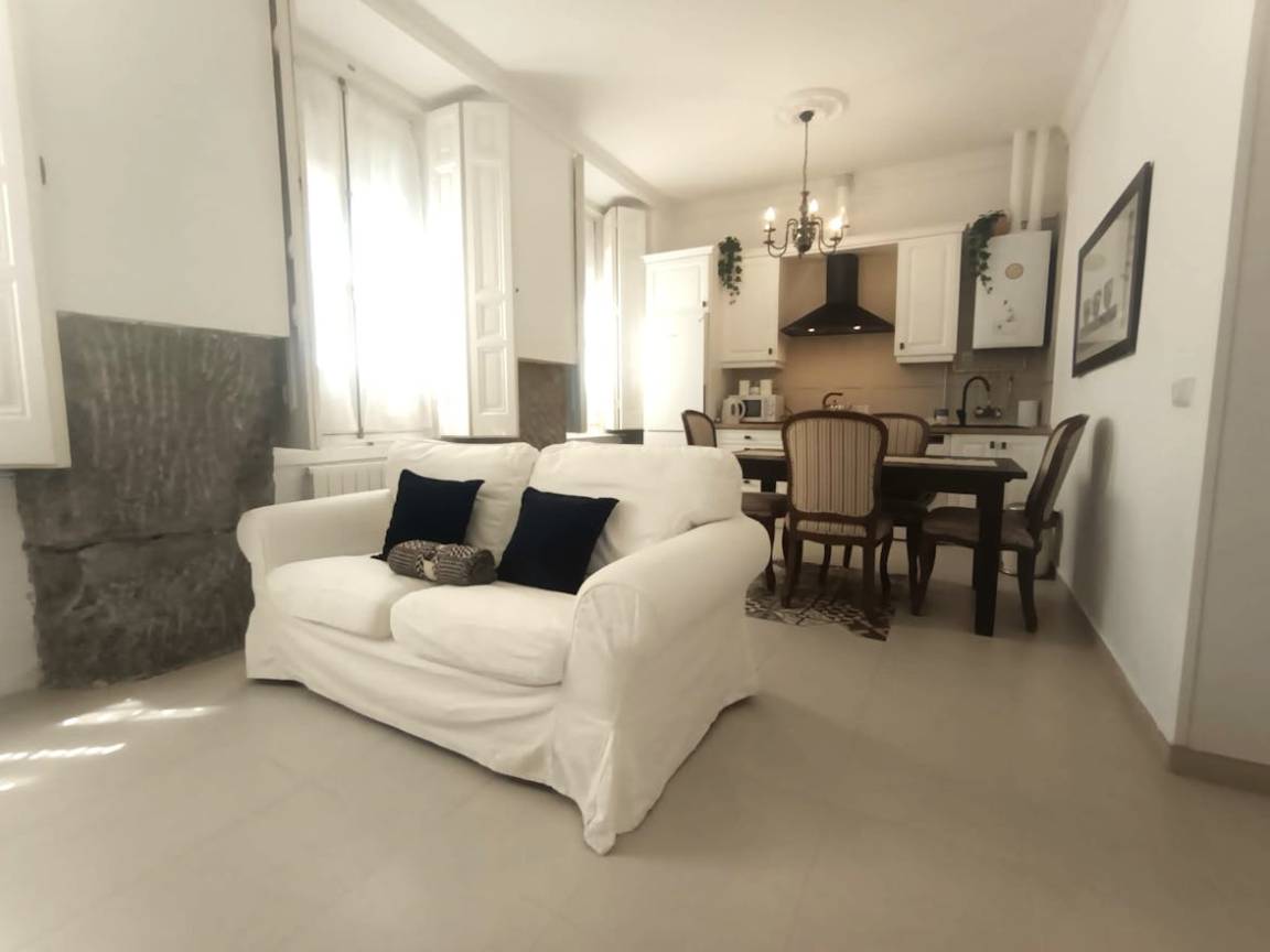60 M² Apartment ∙ 2 Bedrooms ∙ 2 Guests - Madrid