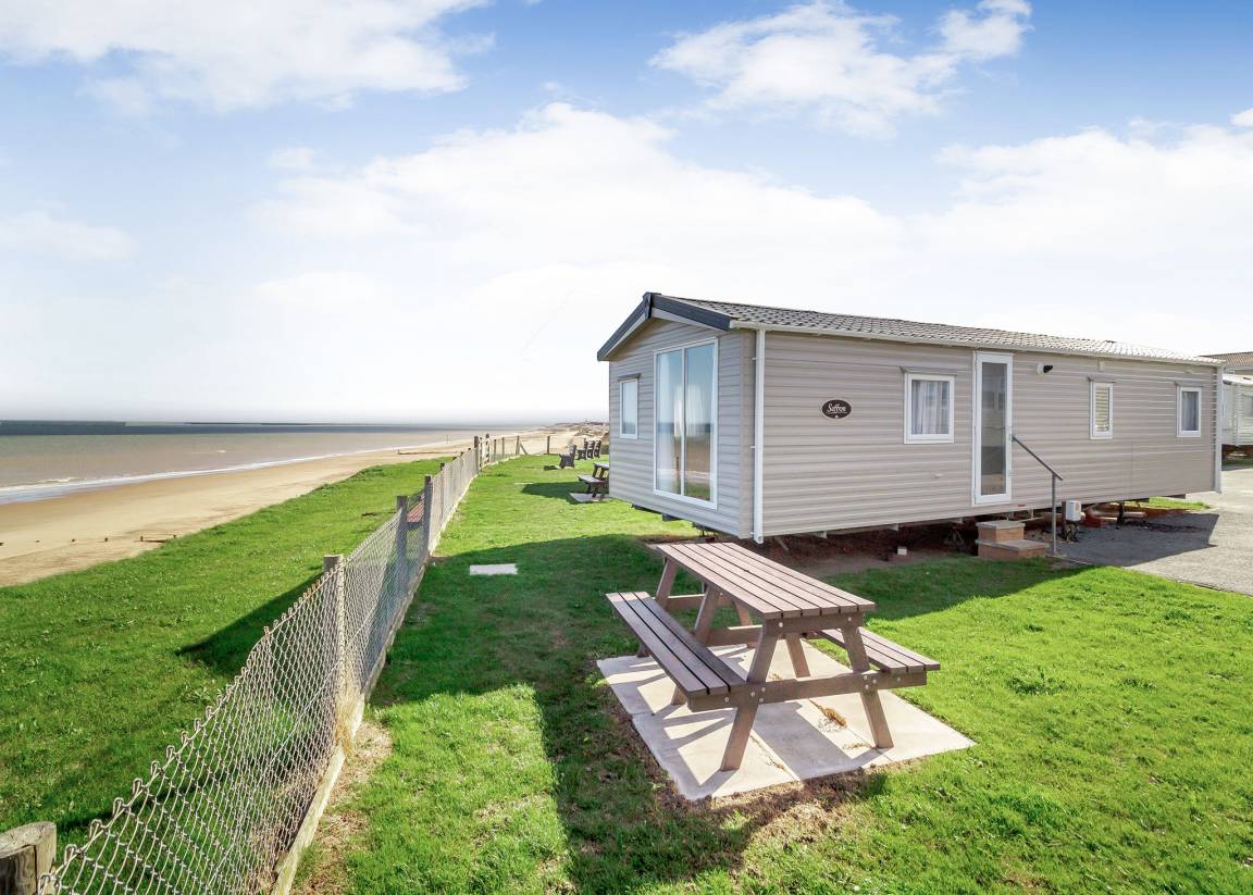 Caravan ∙ 3 Bedrooms ∙ 8 Guests - Norfolk