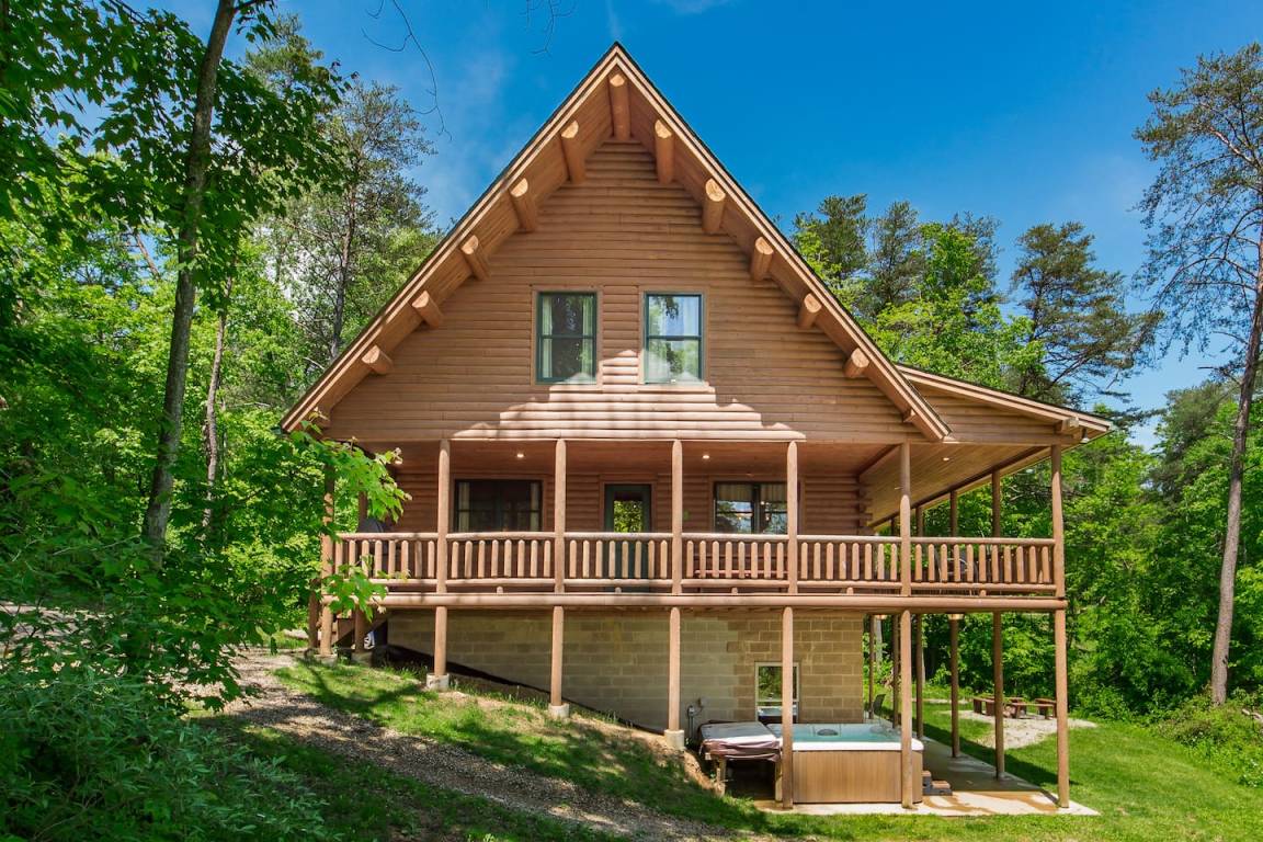 60 M² Cabin ∙ 4 Bedrooms ∙ 19 Guests - Hocking Hills State Park, OH