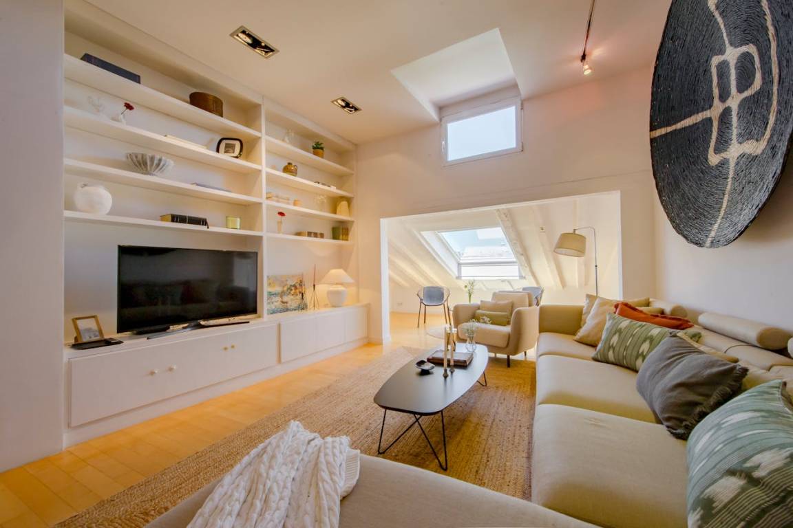 120 M² Apartamento ∙ 2 Habitaciones ∙ 4 Huéspedes - Museo de América