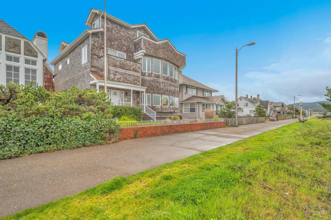 488 M² House ∙ 5 Bedrooms ∙ 10 Guests - Seaside, OR