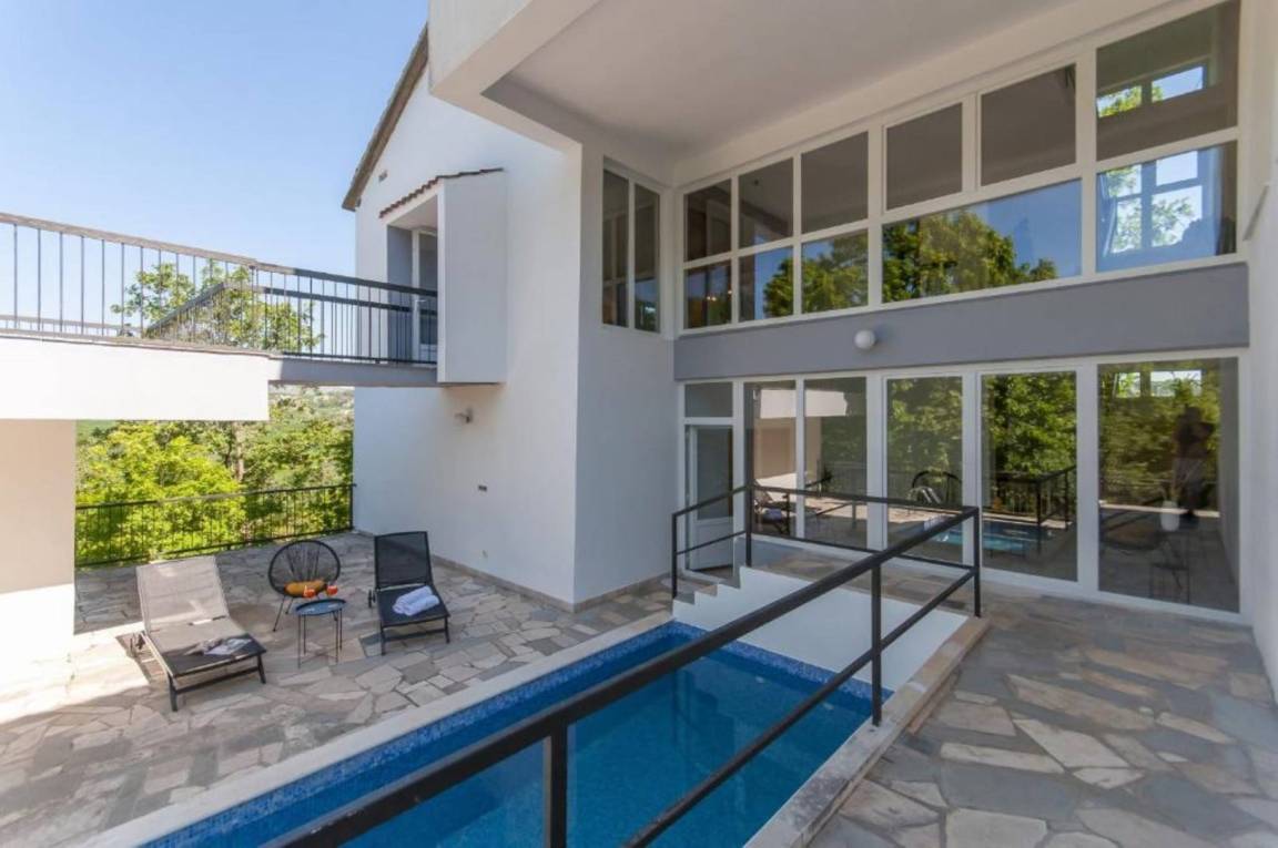 430 M² Villa ∙ 5 Habitaciones ∙ 10 Huéspedes - Brela