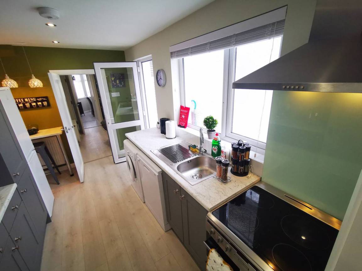 95 M² Apartament ∙ 4 Sypialnie ∙ 8 Gości - Belfast