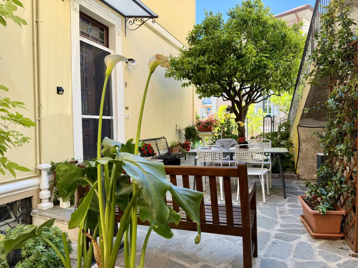 63 M² Apartamento ∙ 1 Habitación ∙ 3 Huéspedes - Imperia