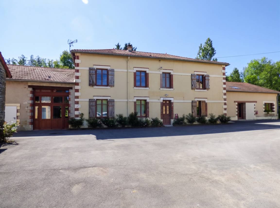 800 M² Maison De Vacances ∙ 12 Chambres ∙ 26 Personnes - Ardennes