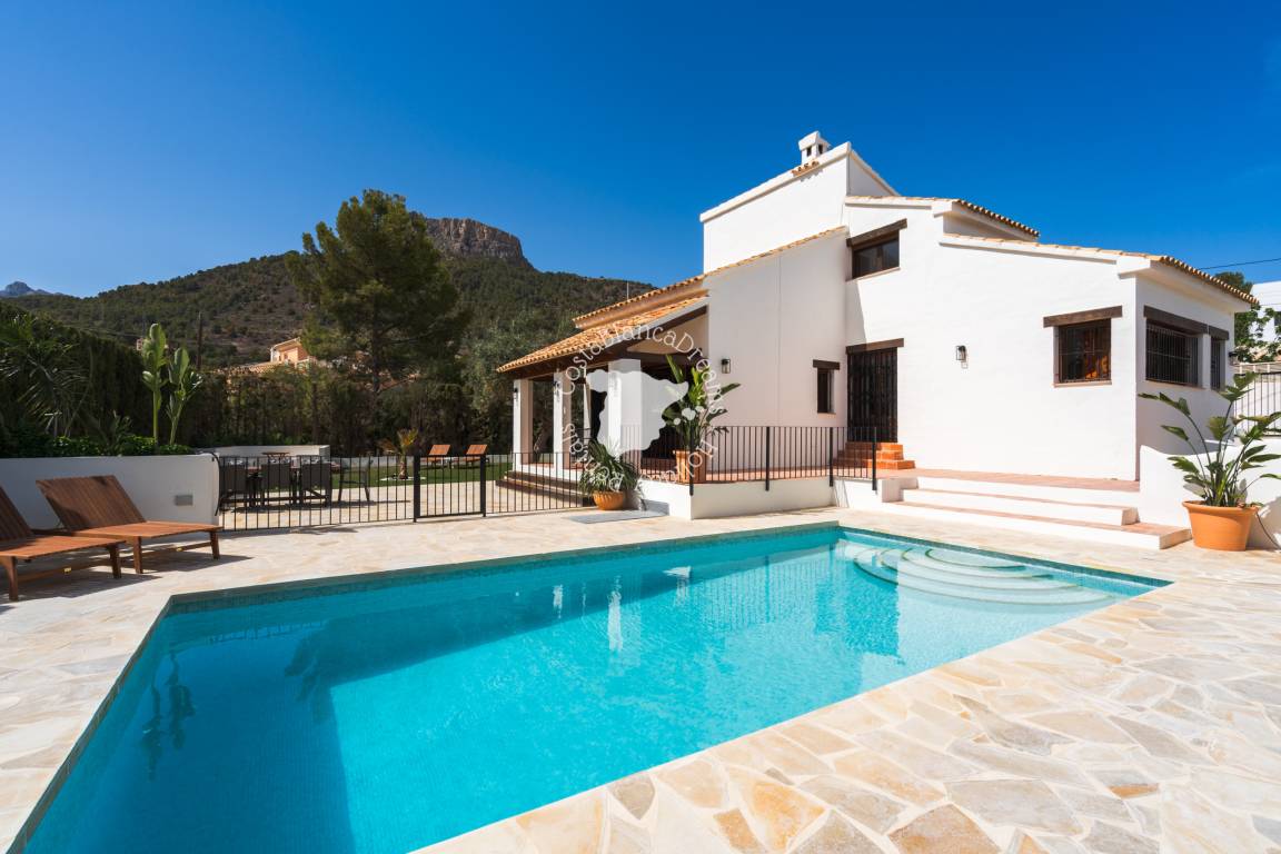 167 M² Villa ∙ 3 Bedrooms ∙ 6 Guests - Altea