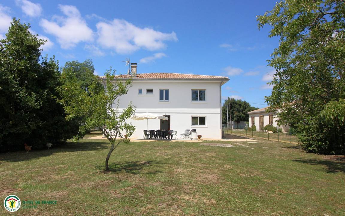 200 M² Gîte ∙ 4 Chambres ∙ 10 Personnes - Gironde