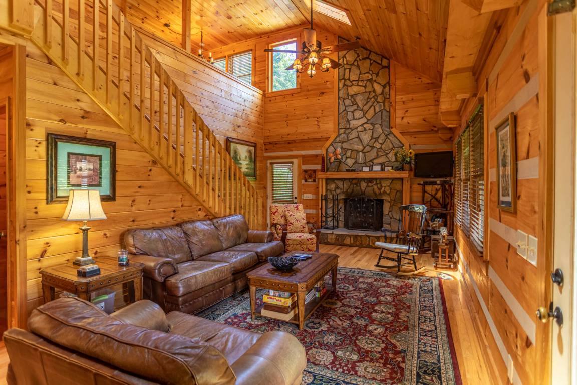 Cabin ∙ 4 Bedrooms ∙ 12 Guests - Boone, NC