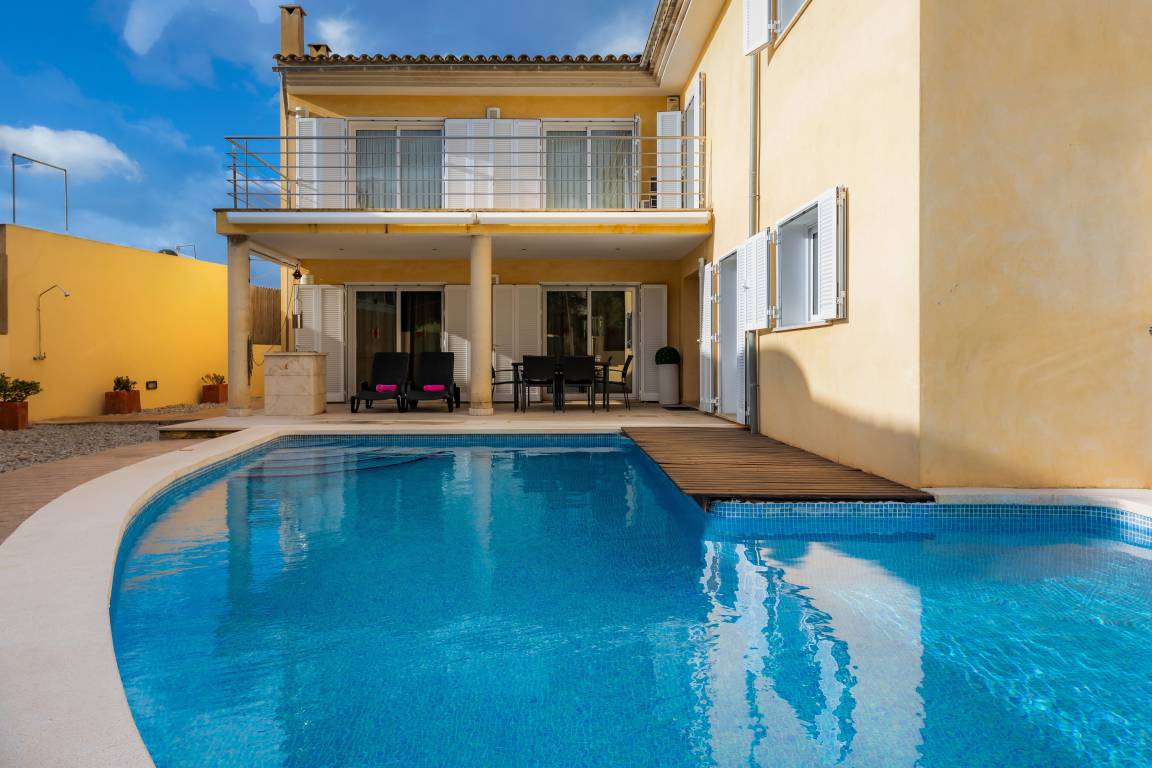 390 M² Ferienhaus ∙ 4 Schlafzimmer ∙ 9 Gäste - Alcúdia