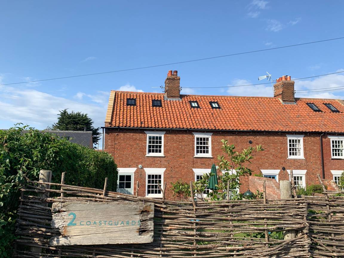 Cottage ∙ 4 Bedrooms ∙ 6 Guests - 