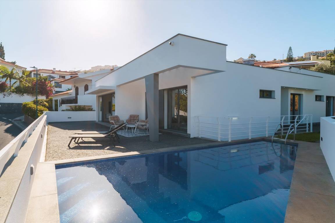 200 M² Villa ∙ 3 Bedrooms ∙ 6 Guests - Madeira