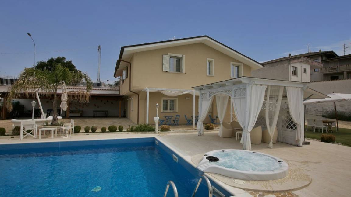 80 M² Appartement ∙ 2 Slaapkamers ∙ 6 Gasten - Alba Adriatica