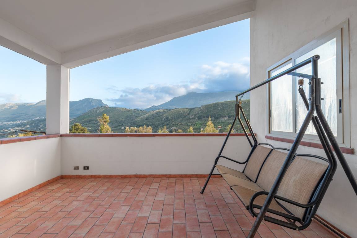 120 M² Villa ∙ 4 Bedrooms ∙ 8 Guests - Palermo