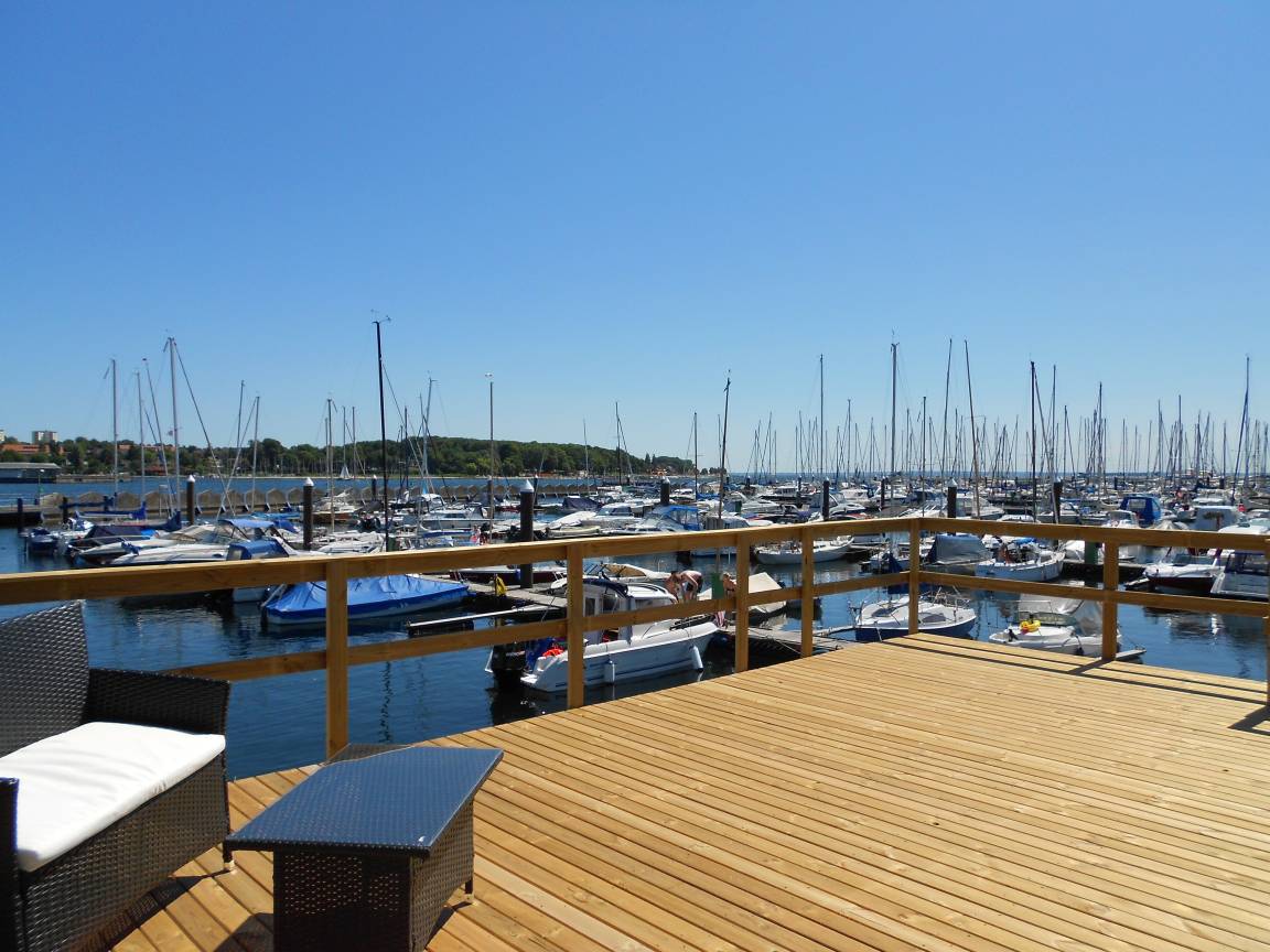 26 m² Hausboot ∙ 1 Schlafzimmer ∙ 2 Gäste – Bild 1