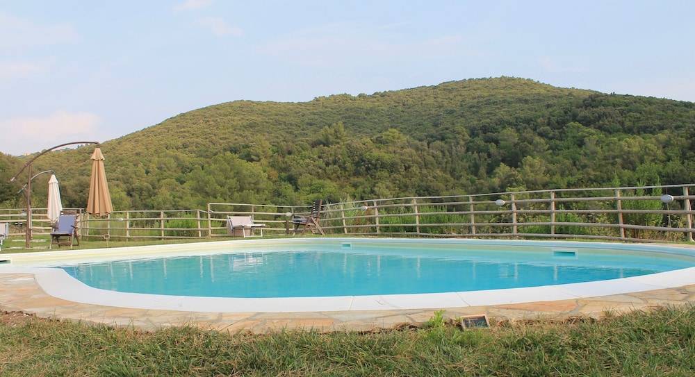 Casale a Rosignano Marittimo con giardino, terrazza e piscina