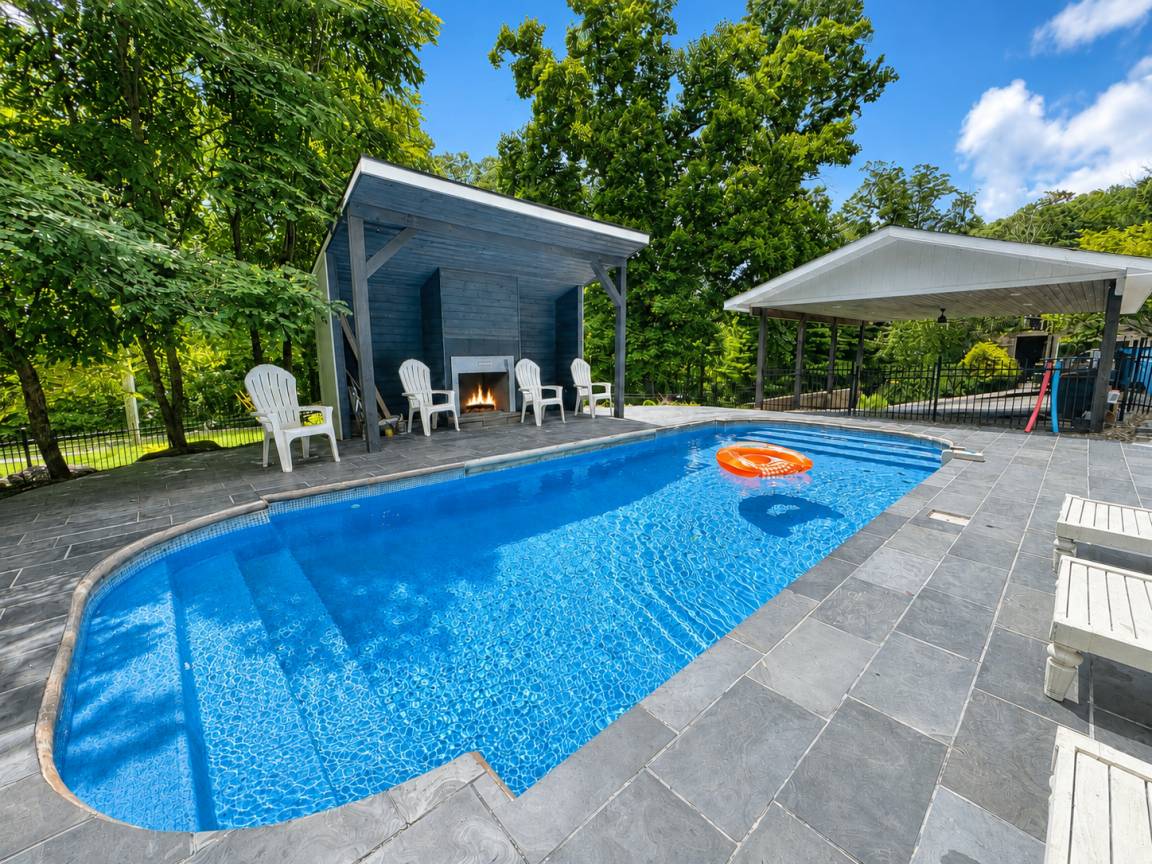 House ∙ 5 Bedrooms ∙ 14 Guests - Black Mountain, NC