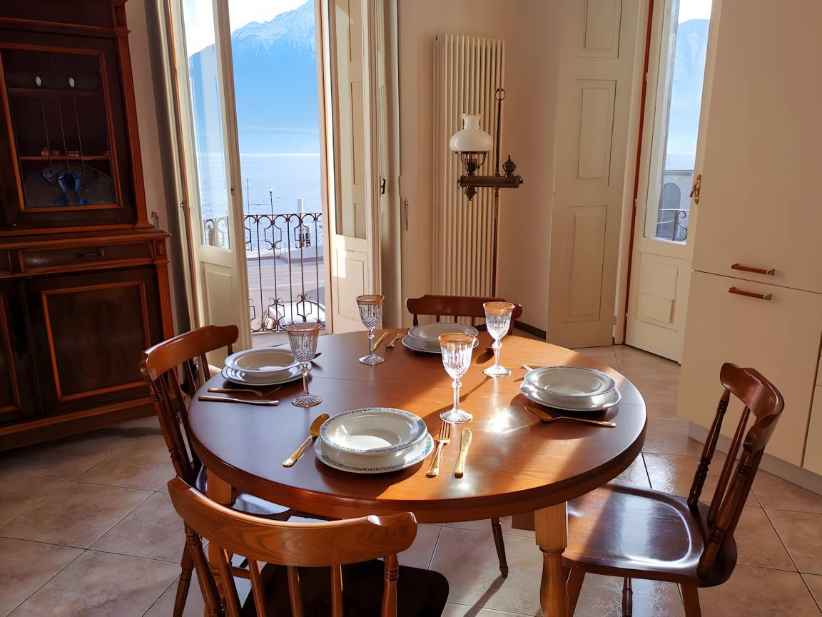 120 M² Appartamento Vacanza ∙ 2 Camere Da Letto ∙ 5 Ospiti - Domaso