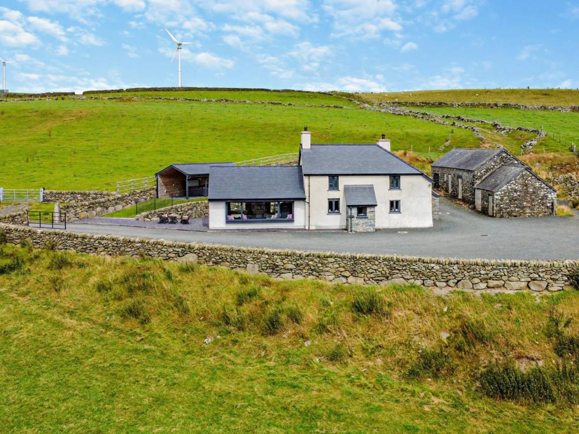 Cottage ∙ 4 Bedrooms ∙ 8 Guests - Gwynedd