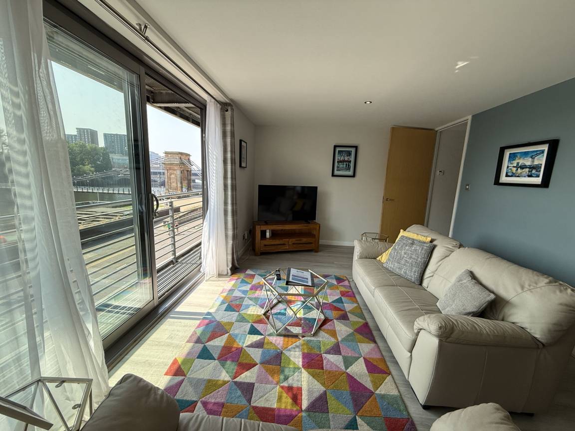 70 M² Ferienwohnung ∙ 2 Schlafzimmer ∙ 4 Gäste - Glasgow