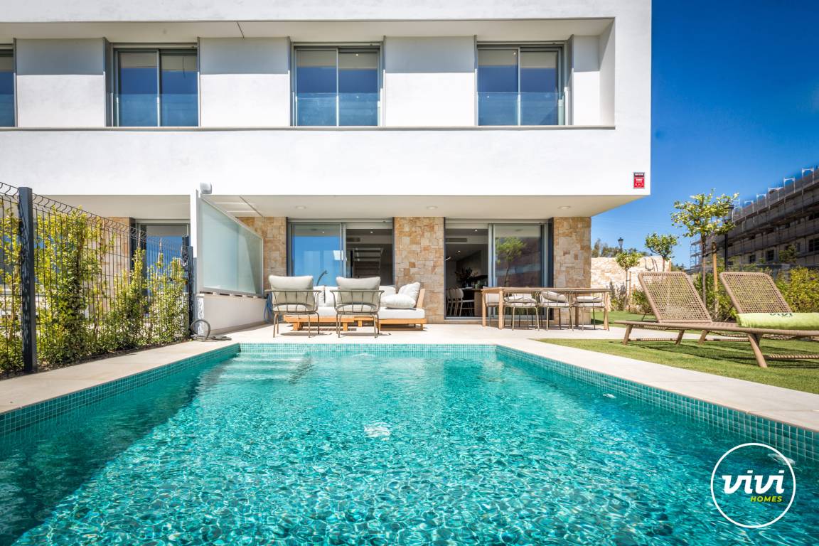 345 M² Casa ∙ 4 Habitaciones ∙ 8 Huéspedes - Estepona