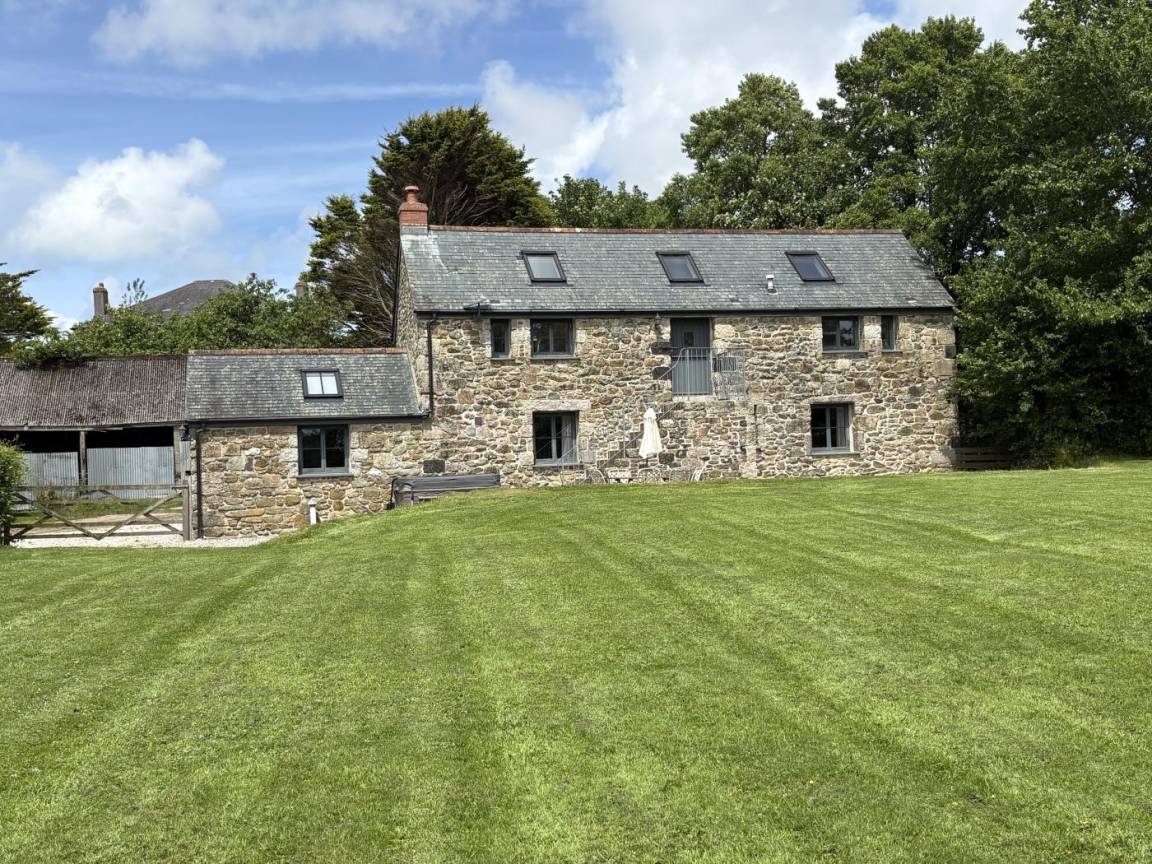 Cottage ∙ 3 Bedrooms ∙ 6 Guests - Praa Sands