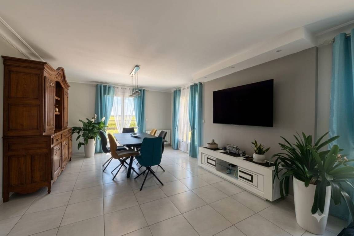 120 M² Ferienhaus ∙ 4 Schlafzimmer ∙ 6 Gäste - Caen