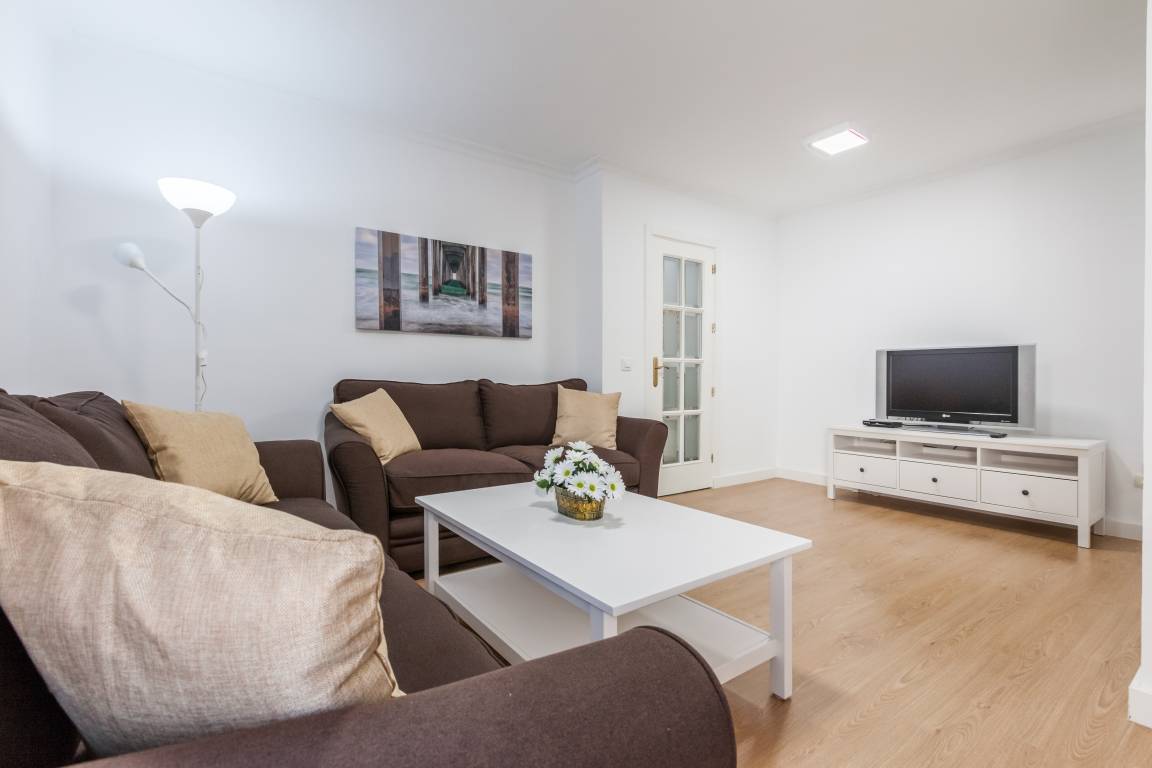 90 M² Apartamento ∙ 3 Habitaciones ∙ 6 Huéspedes - Alcalá de Guadaíra