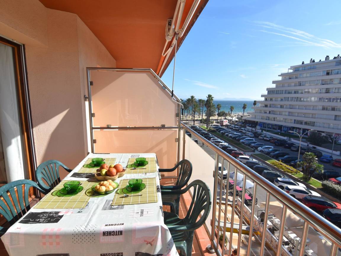 80 M² Appartement ∙ 2 Slaapkamers ∙ 6 Gasten - Roses
