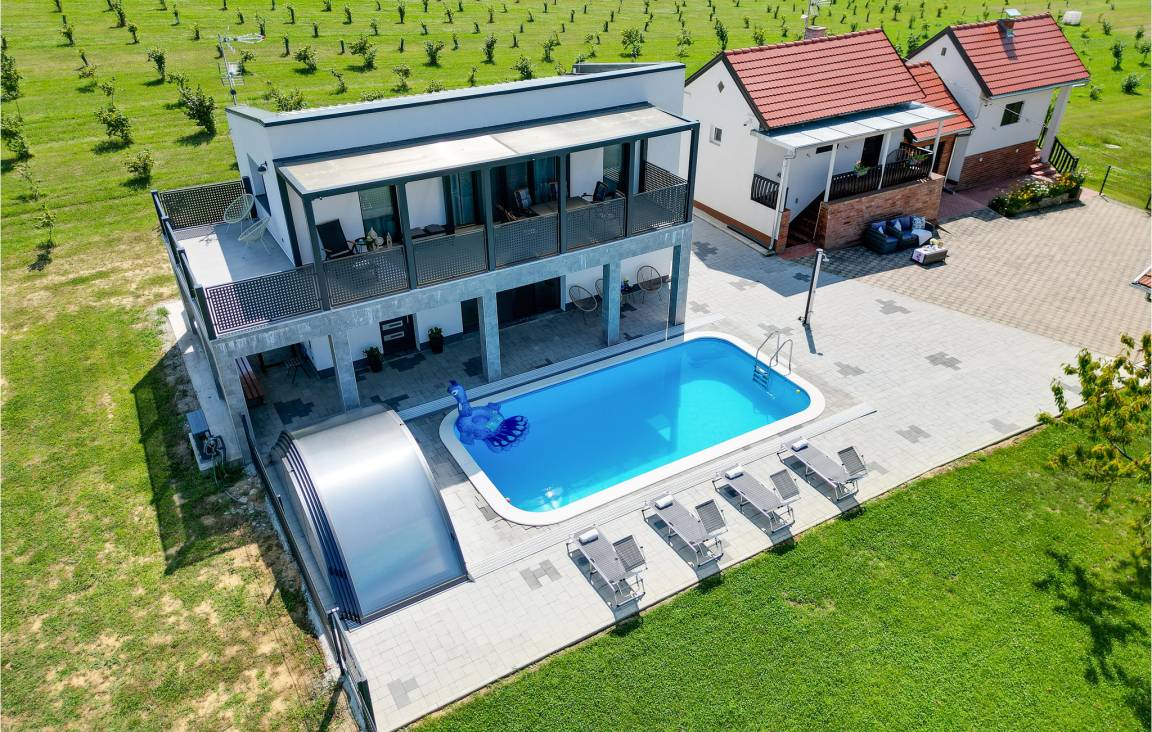 260 M² House ∙ 3 Bedrooms ∙ 8 Guests - Croatia