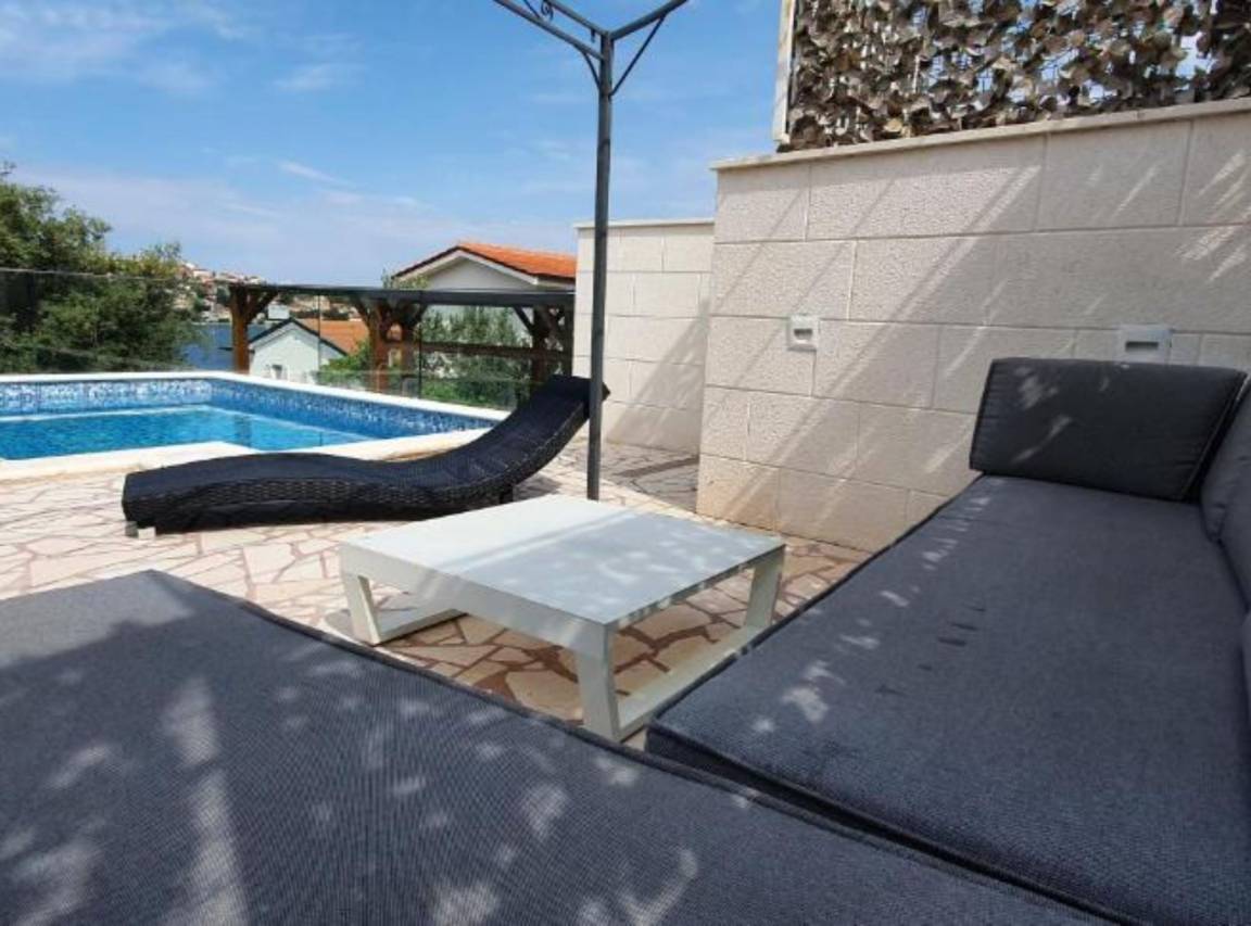 140 M² Villa ∙ 5 Bedrooms ∙ 8 Guests - Primošten