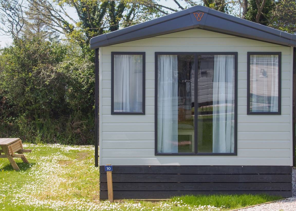 Caravan ∙ 2 Bedrooms ∙ 6 Guests - Cornwall