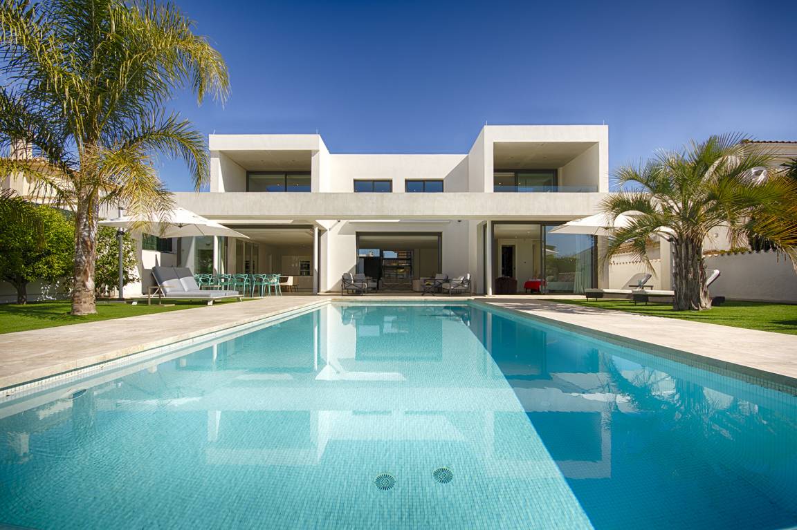 247 M² Villa ∙ 4 Bedrooms ∙ 8 Guests - Empuriabrava