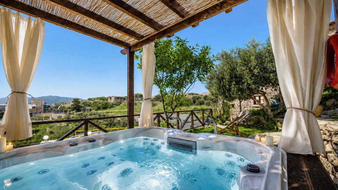 180 M² Villa ∙ 3 Bedrooms ∙ 6 Guests - Hersonissos