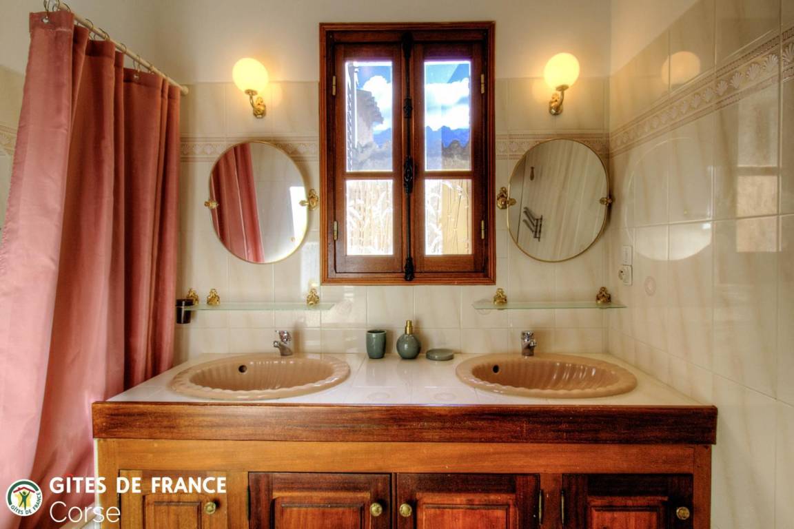 100 m² Gîte ∙ 2 Schlafzimmer ∙ 4 Gäste – Bild 24