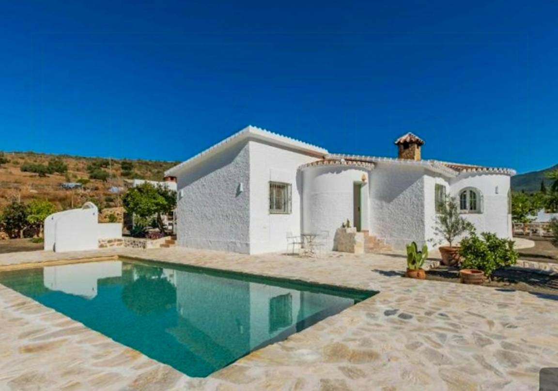 160 M² Ferienhaus ∙ 4 Schlafzimmer ∙ 7 Gäste - Alcaucín