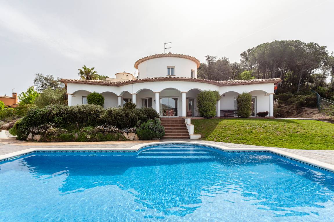 230 M² Villa ∙ 4 Chambres ∙ 8 Personnes - Calonge